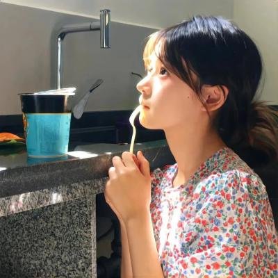 窗外是蓝星